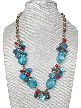 5/$25 😻 Turquoise Beaded Statement Necklace with Coral Accents